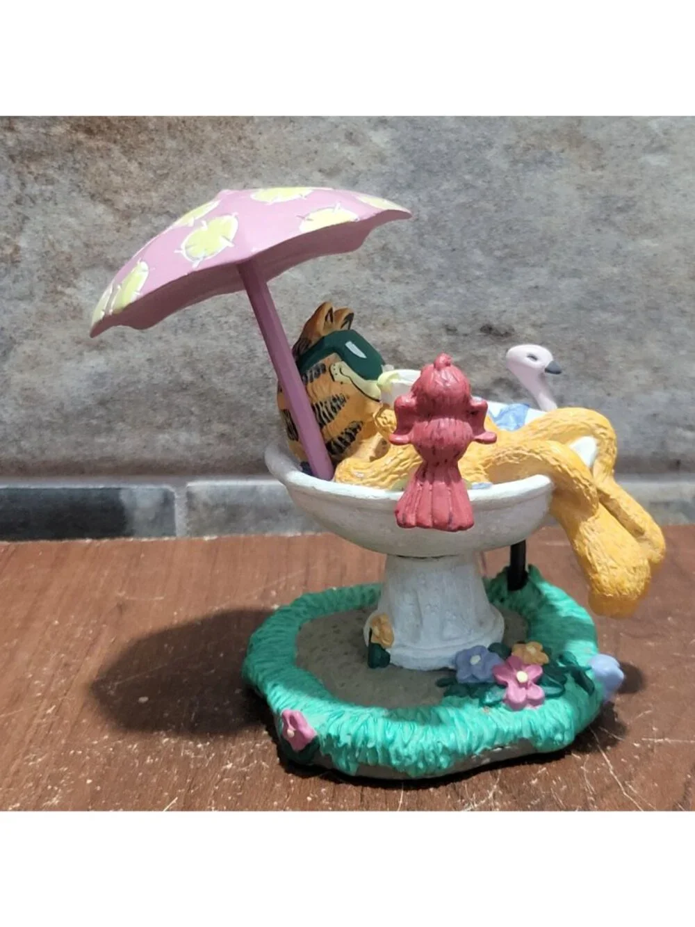 Danbury Mint Garfield Figurine on Vacation1992